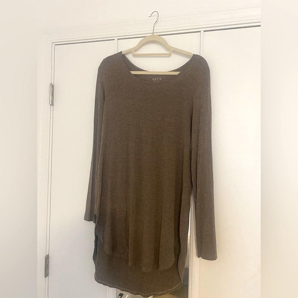 Brown long sleeved top 🤎